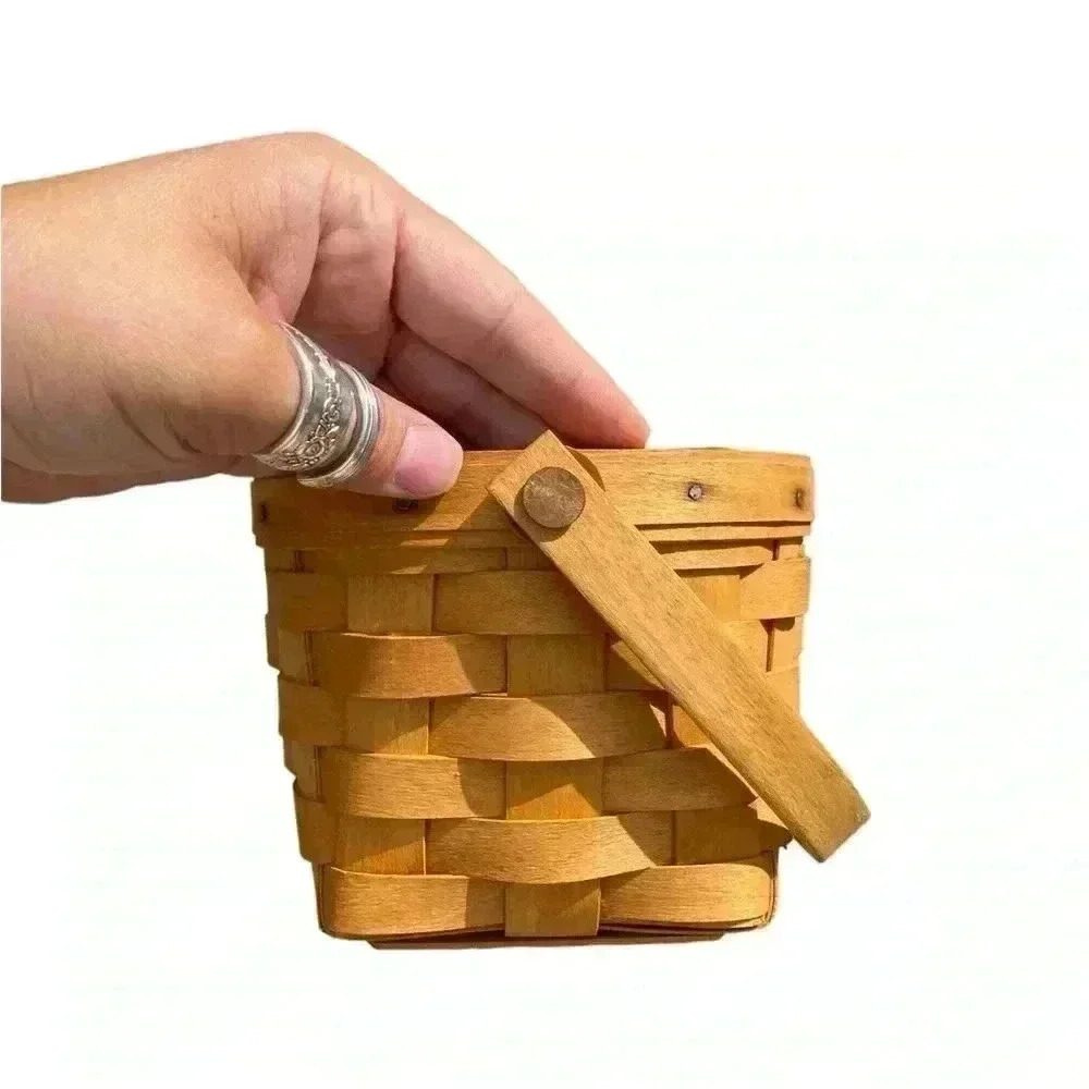 Small Round Longaberger Basket w/ Square Bottom